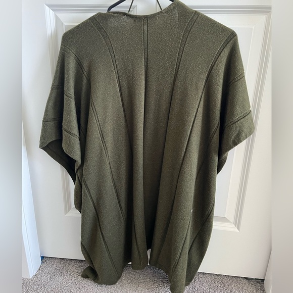 LOFT Green Short Sleeve Cardigan - Picture 3 of 4